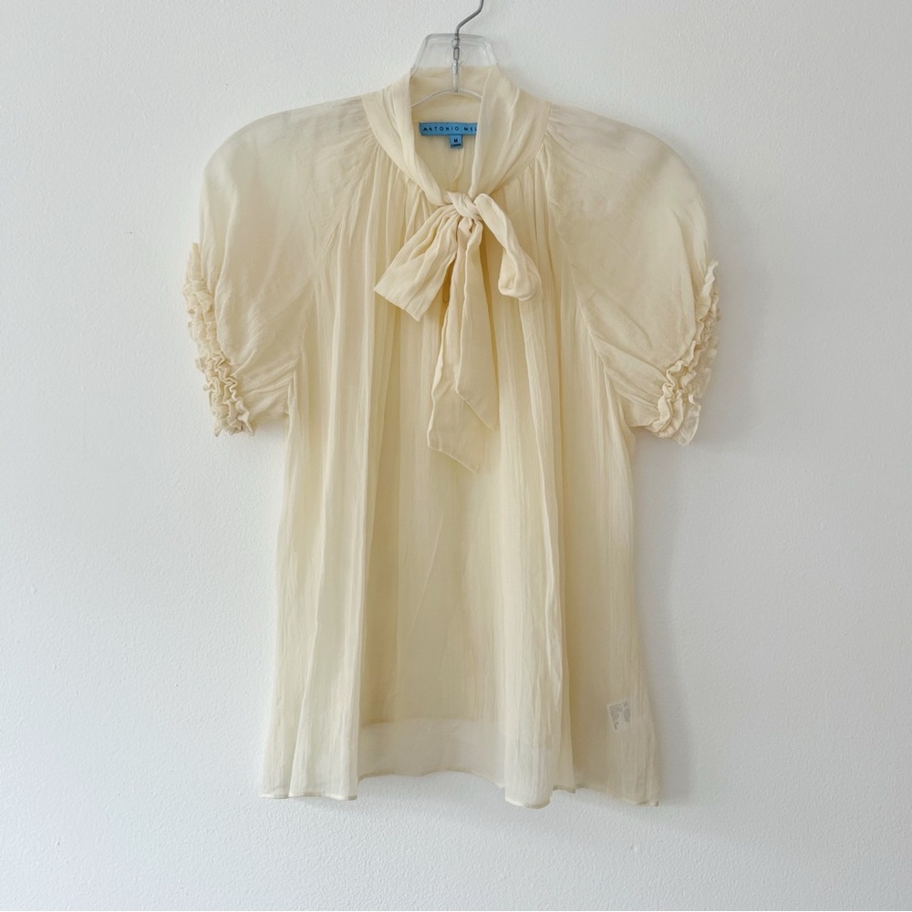 NWOT ANTONIO MELANI Short Sleeve Silk Cream Top w/ Bow Ruffles Pinup